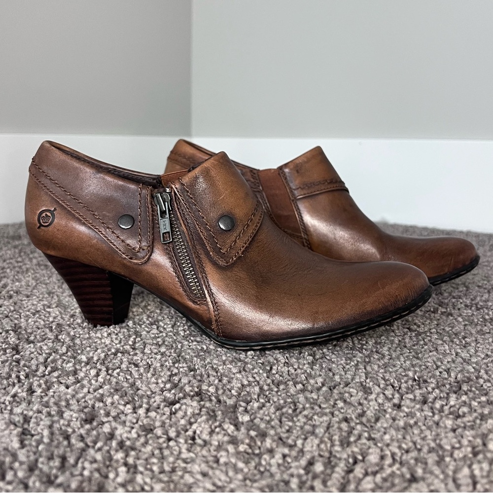 Born Leather Ankle Bootie Hand Crafted women’s size 9